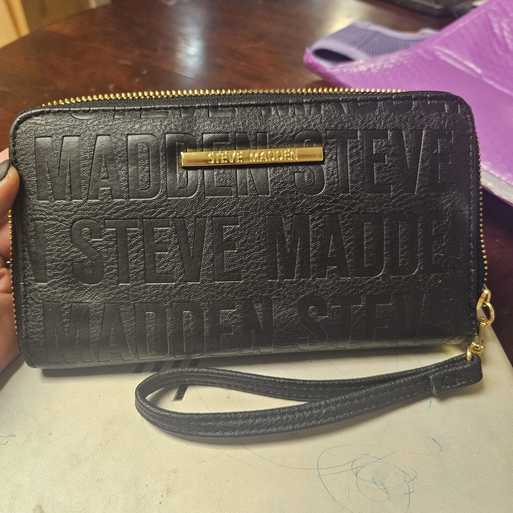 Steve Madden Black Wristlet Wallet